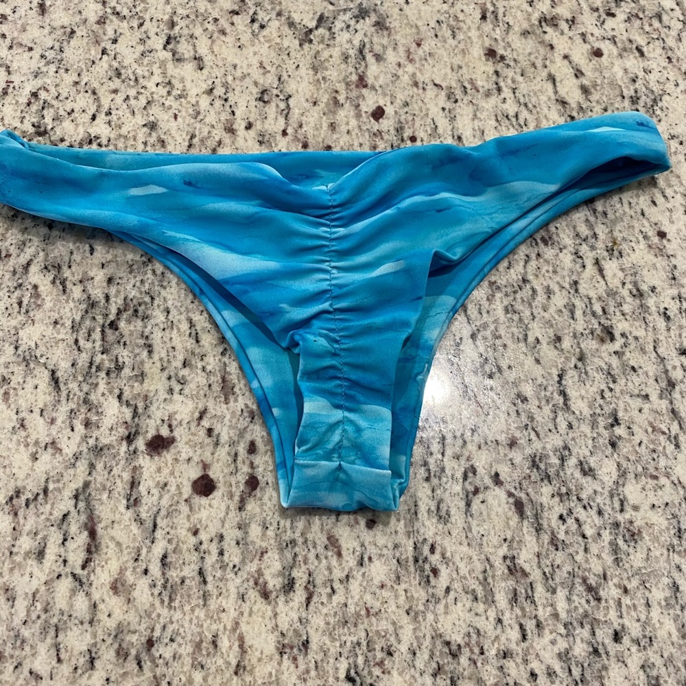 Stone Fox Swim Cai bottom